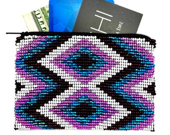 Monedero morado hecho a mano: minibilletera bohemia con cuentas