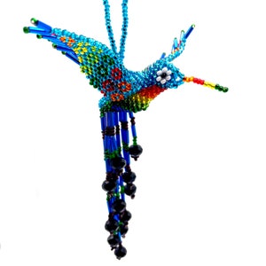 Enfeite de beija-flor feito à mão com miçangas: miçangas nativas do arco-íris