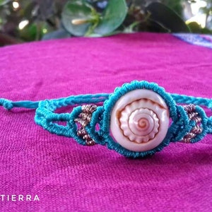 Macrame Shell Bracelet