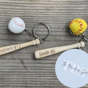 Personalized Softball Baseball Wooden Bat Keychain - Baseball Keychain - Softball Gift - Coach Gift - Players Gift - Wooden Bat Keychain