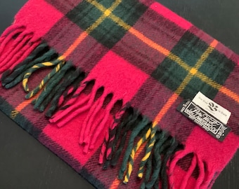 Bufanda vintage THE BAY de invierno 100 % lana pura a cuadros rosa, verde y amarillo con flecos de cuerda, fabricada en Italia.