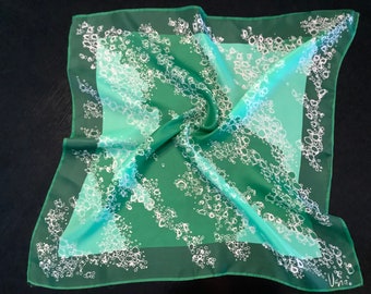 Vintage VERA NEUMANN Small Green Abstract Scarf made of Rayon and Silk