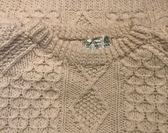 Vintage TARA Knitwear Pure New Wool Size M White Wool Knitted Sweater Made in Ireland