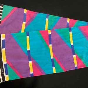 Foulard vintage ECHO en soie et coton à rayures et imprimé géométrique fabriqué au Japon