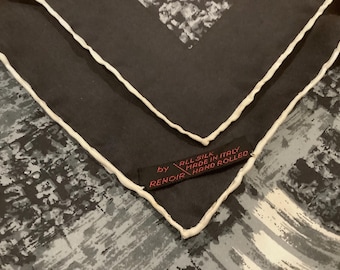 Pañuelo de bolsillo vintage RENOIR 100% seda con dobladillo hecho a mano. Fabricado en Italia.