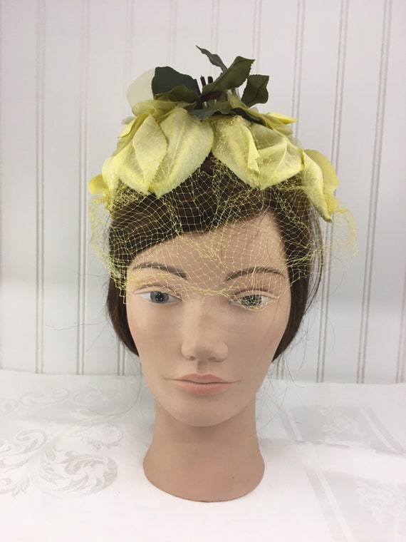 Vintage Ladies Yellow Spring Hat