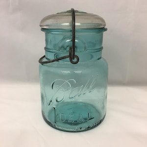 Vintage Aqua Ball Ideal Pint Jar / Wire Bale and Clear Glass Lid / 1923 - 1933