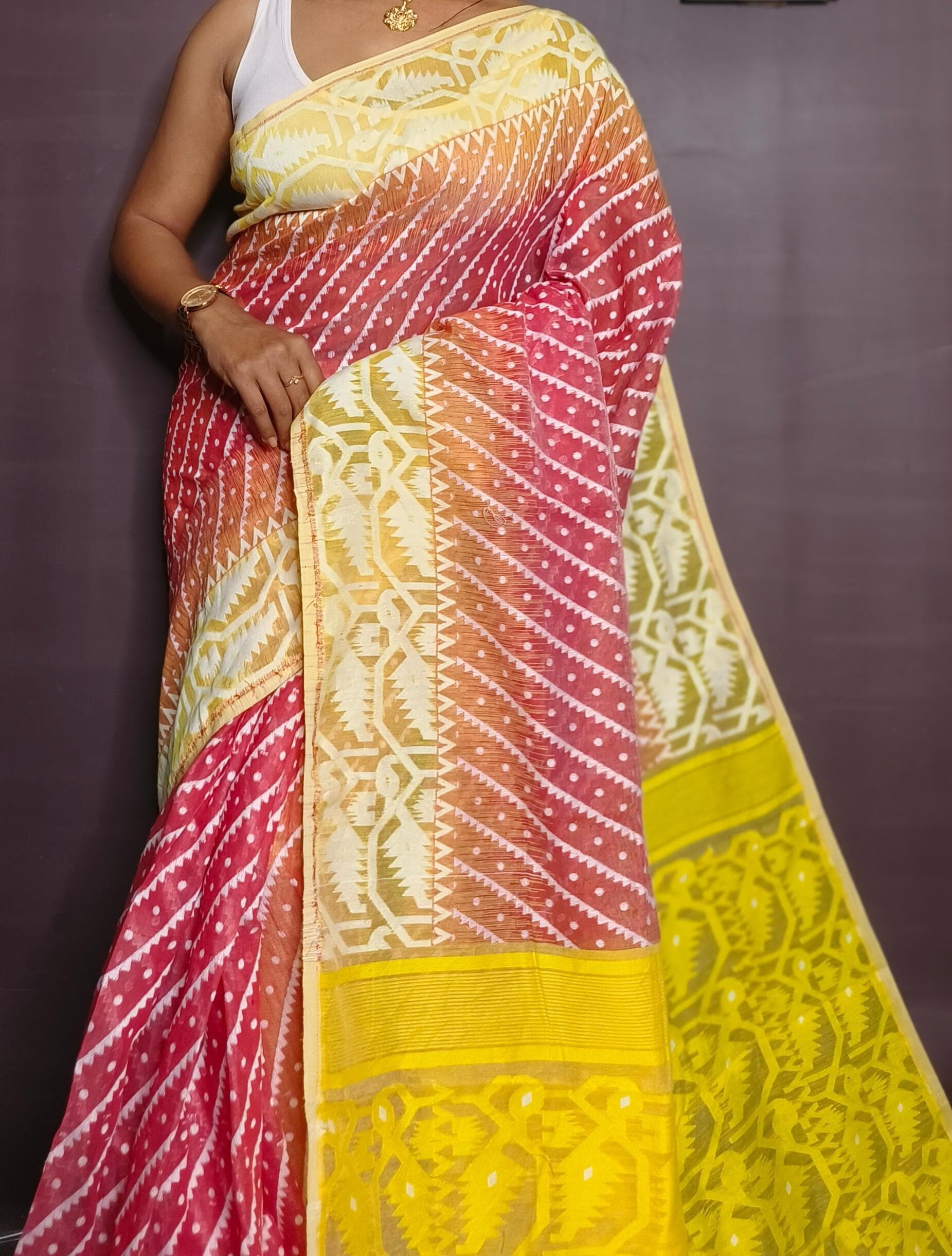 Minakari Soft Dhakai Jamdani Saree.green and orange Soft Dhakai Jamdani Saree Comes With Rich Texture And deals Work All Over The saree.sufiyaart.