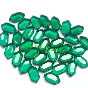 Piedra preciosa de cuarzo esmeralda de 20 x 10 mm, forma hexagonal, tallada en tableta por ambos lados, hecha a mano, pulida para hacer joyas, envoltura de alambre.