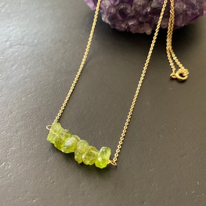 August birthday gift, Peridot necklace, raw gemstone necklace, gifts for her, 14k gold filled chain, Minimalist Jewelry
