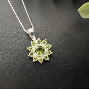 Peridot necklace - 925 sterling silver - healing crystal - authentic peridot crystal - gemstone pendant - august birthstone