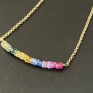 Saphir Perlen Halskette, Edelstein Halskette, Bar Halskette, Ombré Halskette, zierliche Halskette