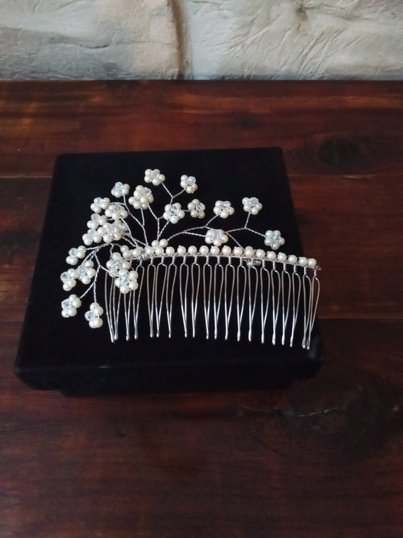 Vintage Decorative Pearl and Crystal Flower Wire B