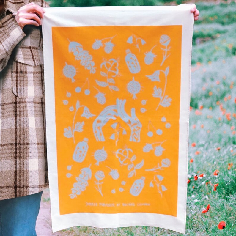 A tea towel fit to be a Tapestry! Summer Forager tea towel is inspired by our connection to nature, food and sustainability. It is part of a tea towel set focusing on the seasons and different foraging finds in each.
