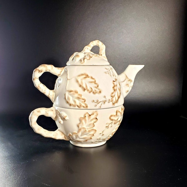 Vintage Tea For one teapot Oak Leaves & Acorns by Home