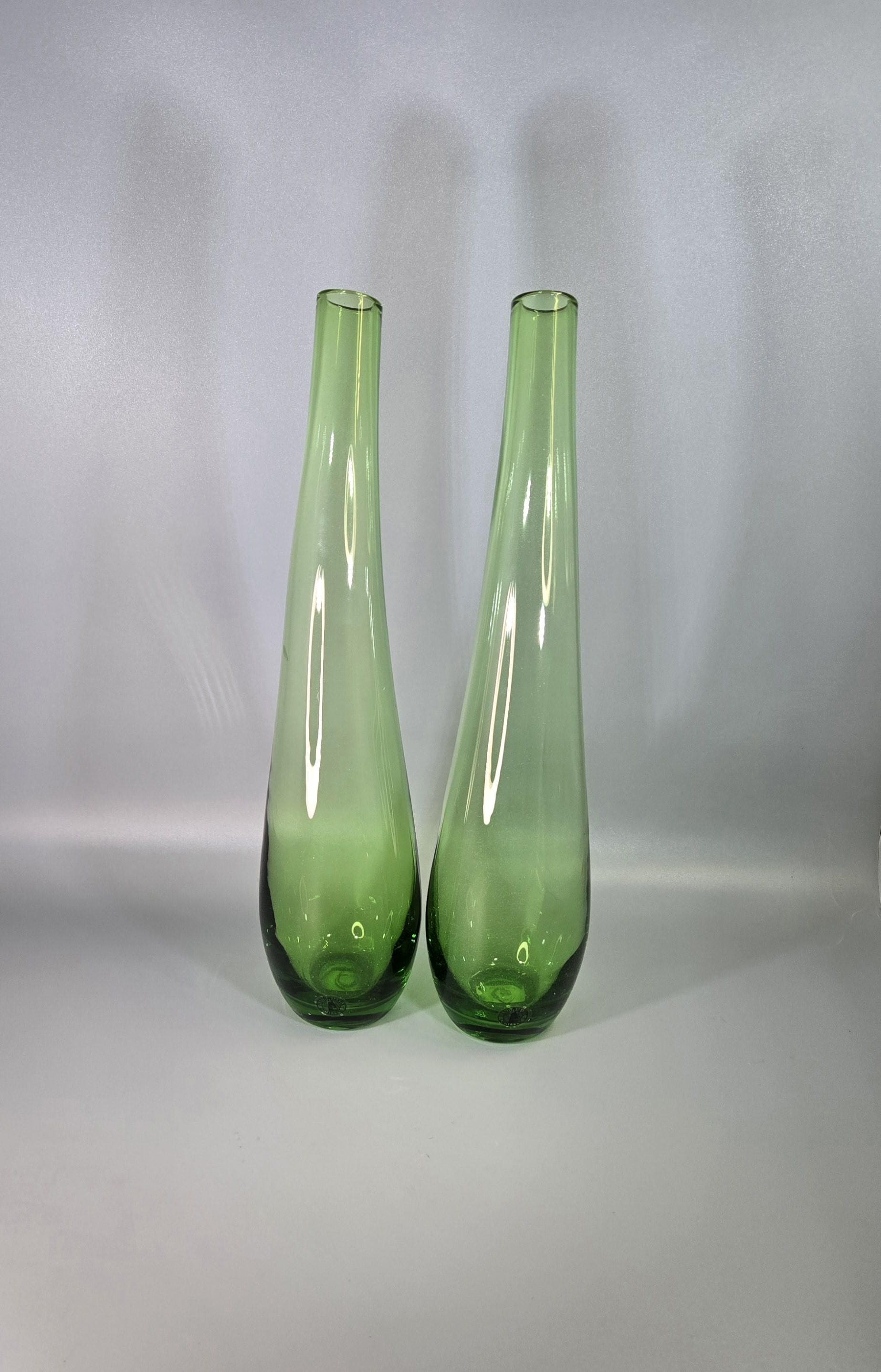 Set von 2 Ikea grüne Glaskunst - Vasen