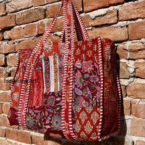 Multi RED indische handgemachte Patchworktasche, gesteppte Markttasche handgenäht, stilvolle Einkaufstasche, Einkaufstasche, Hippietasche, gedruckte Umhängetaschen