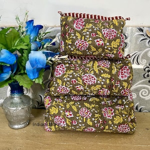 Set toilettassen met bloemenblokprint: gewatteerd katoenen cosmetische reisaccessoire