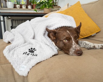 Personalised Dog Blanket Washable Puppy, Cat, Blankets - Waffle Fleece Blanket  Embroidered with Name of your Choice Gift Pet Lover Owner