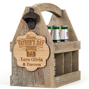 Personalised Beer Caddy: Engraved Wooden Beer Carrier with Bottle Opener imagen 1