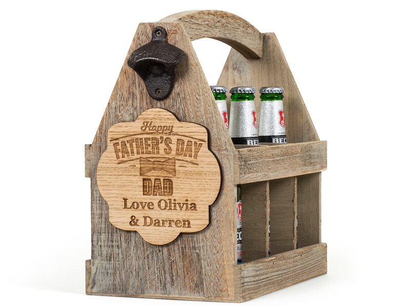 Personalised Beer Caddy: Engraved Wooden Beer Carrier with Bottle Opener imagen 1