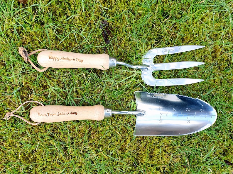 Personalised Garden Tools Engraved Gardening Fathers Day Gift Set Hand Trowel and Fork Dad Retirement Present Allotment Nana Retirement image 3