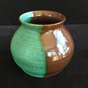 From America&#39;s Pottery Capital: Captivating Vintage Art Pottery Signed Storage Jar