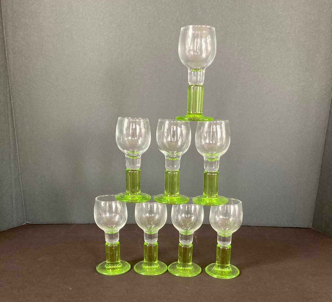 Exceptional Rare Set of 8 Flawless Vintage Italian Cordial Glasses by