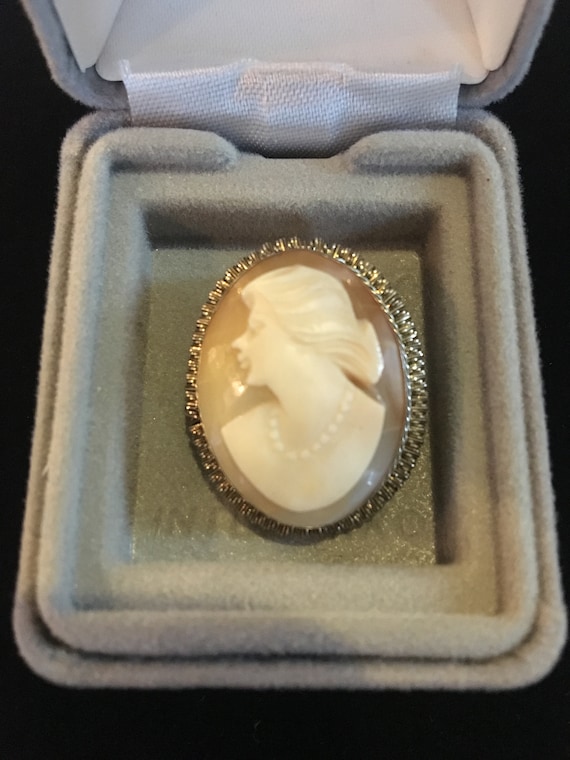 Antique Italian Cameo Brooch Pendant In 18K White Gold Gem