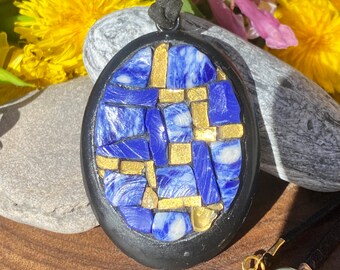 Blauer und goldener Mosaik-Anhänger