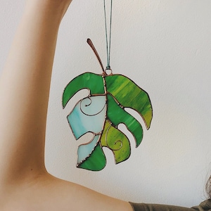 Stained Glass Green Monstera Suncatcher Leaf Gift Home Decor Garden Window Wall Mothers Gift Window Art Cling Ornament