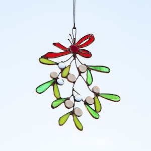 Christmas Mistletoe Suncatcher Glass Leaf green leaves white berries decorations traditional festive gift Sprig Home Window Wall Hanging