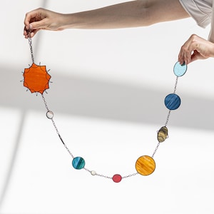 Acchiappasole da sogno, pianeti, acchiappasole, vetro colorato, galassia, decorazione celeste, decorazione da parete per finestre, arte del sistema solare