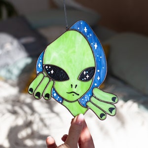 Stained glass alien Funny UFO Green Sun Catcher Suncatcher Galaxy Home House Decor Window Wall Decoration Spaceship Art Living