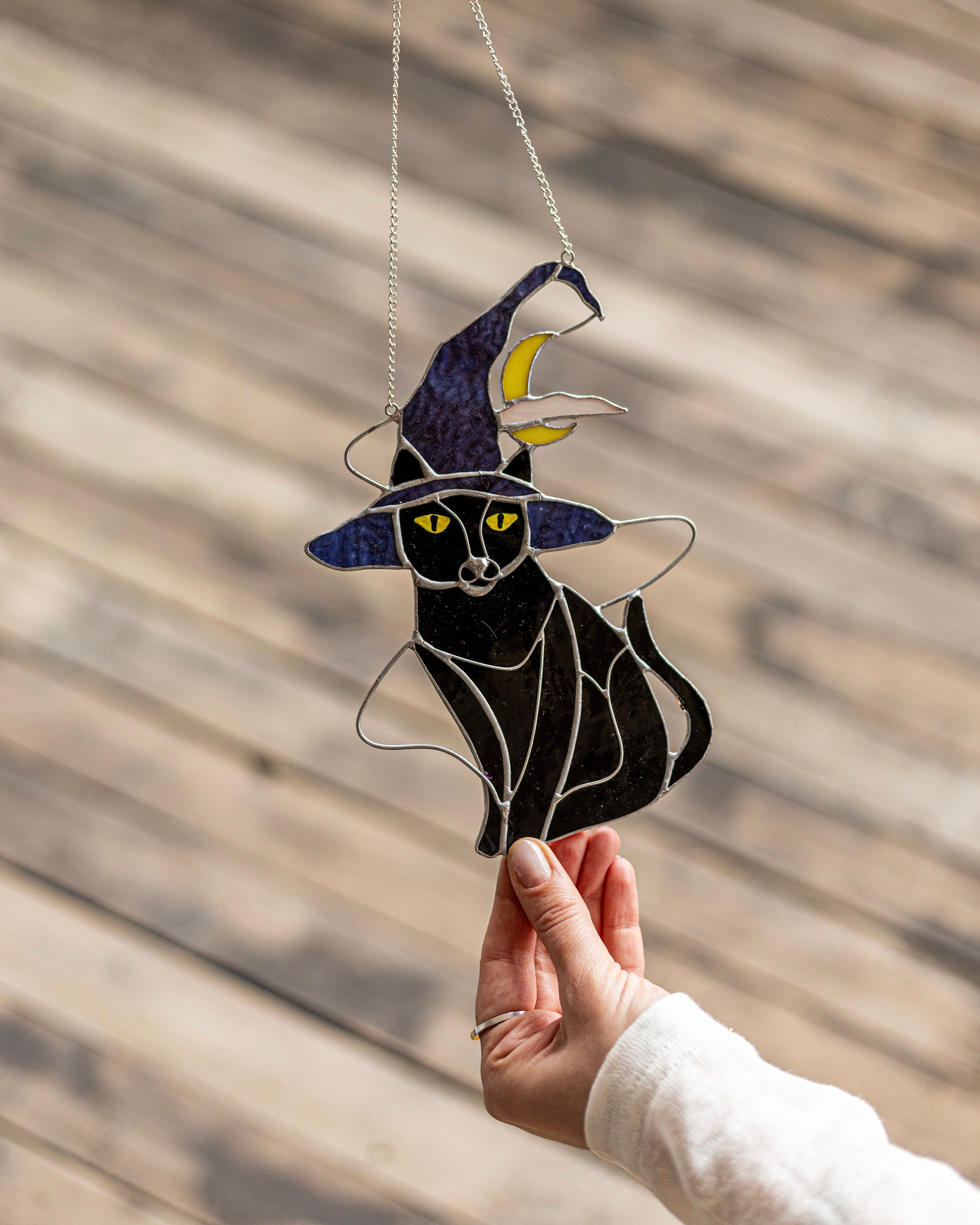 ハロウィンのステンドグラス、神秘的な猫と魔女の帽子、サン
