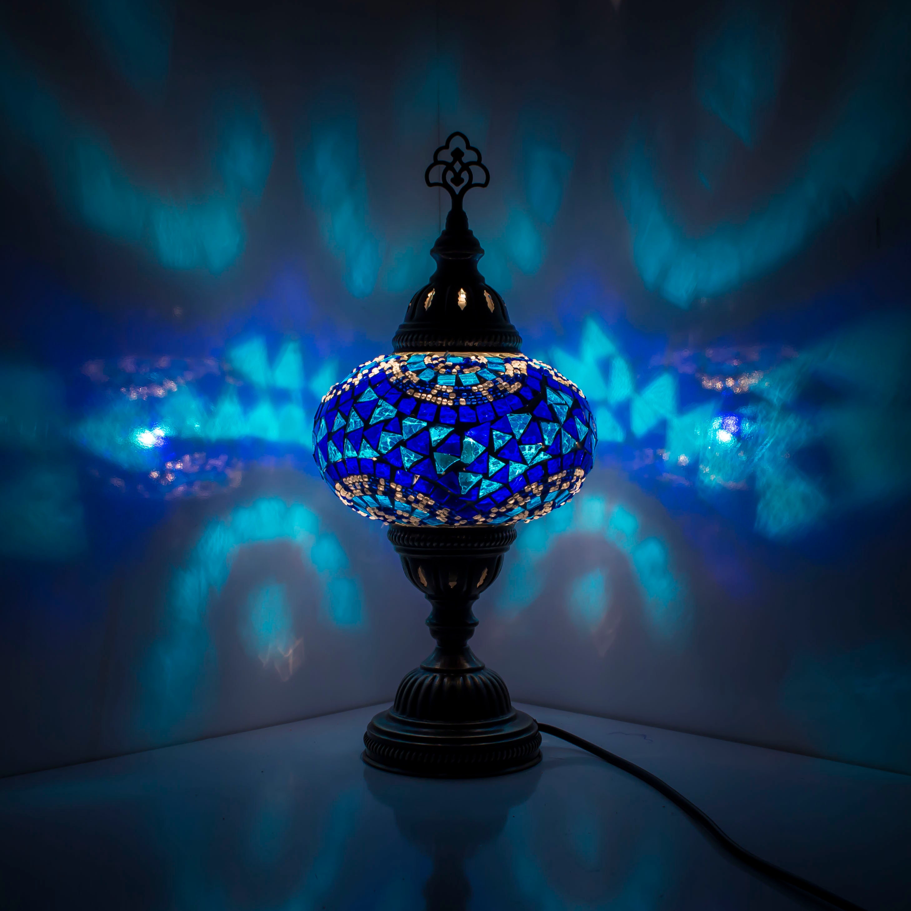 Lámpara turca lámpara de mesa de mosaico turco hecho a mano lámpara marroquí  decorativa Iluminación para dormitorio y sala de estar bombilla LED con  caja de regalo -  México