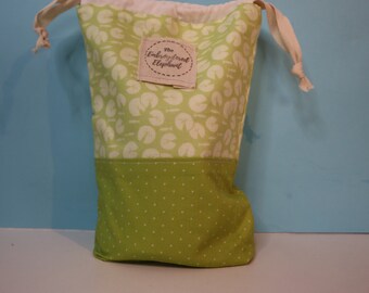 Small green pond themed project bag - Crochet and knitting storage