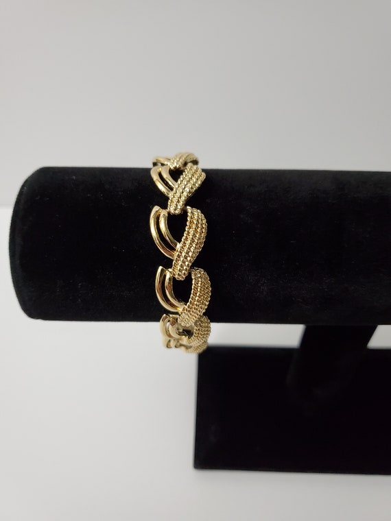 Napier Gold Tone Large Chain Link Bracelet Gem