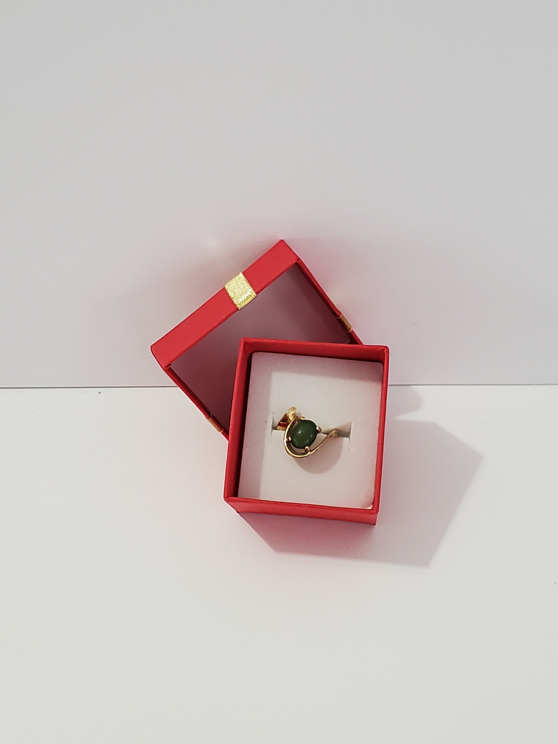 Gorgeous 18K HGE Heavy Gold Electroplated ring w/red stone