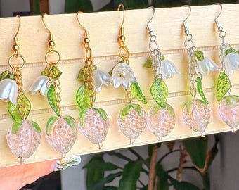 Handgemaakt aardbeienoorbellen, fruitoorbellen voor haar, voedselsieraden, verjaardagscadeau voor beste vriend, zomeroorbellen, unieke cadeaus voor haar