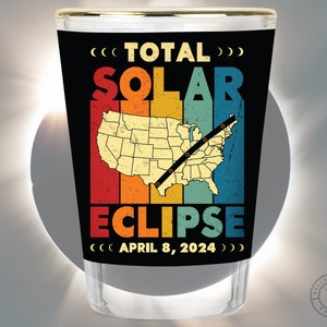 Célébrez l'éclipse totale de soleil du 8 avril 2024 avec ce verre à liqueur unique image 1