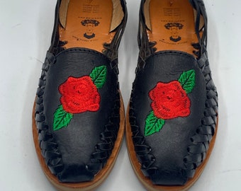 Huarache Sandals - Mexican Style - Colorful leather - Handmade black with rose embroidered