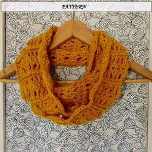 Crochet Pattern Lacy Shells Infinity Scarf, Mobius Scarf, Crochet Cowl