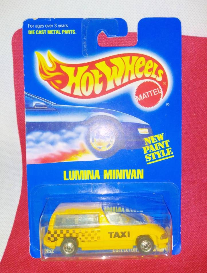 Vintage Hot Wheels 1983 Die Cast Yellow Taxi Crash Door #652