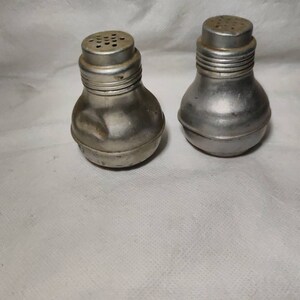 Christmas Light Bulb Salt & Pepper Shakers with Box – Treasures Under Sugar  Loaf – Antiques, Collectibles, Home Decor and More