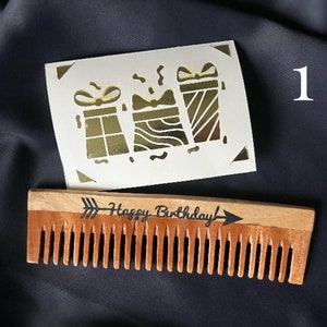 Conjunto de presente de aniversário - Pente de madeira com cartão de aniversário