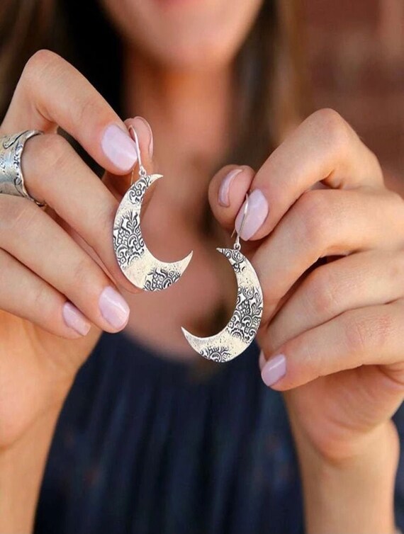 Crescent Moon Dangle Earrings Vintage Look Crescent Moon Earrings Silver Crescent Moon Earrings Vintage Celestial Jewelry Boho Jewelry