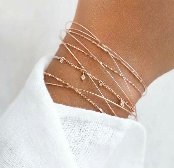 Fdesigner Minimalist Bracelet Dainty Chain Gift Simple Hand Jewelry for  Women (Gold) : Amazon.in: Jewellery