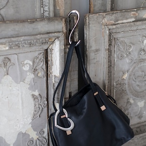 Cintre de sac à main et accessoire pour femme – Crochet de sac à main en forme de cœur par FafaConcepts