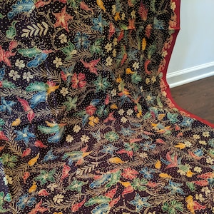 Hand gezeichnet indonesische nisch Batik mit Blumen Schmetterling, voller Batik Tulis Tanjungbumi, braun indonesischen Batik Stoff, hergestellt in Indonesien